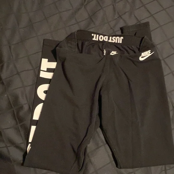 Nike Leggings - Picture 3 of 3
